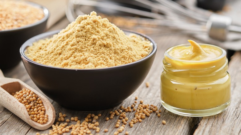 Mustard and powder in bowls