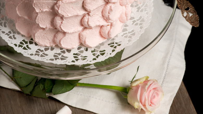 scalloped cake frosting 