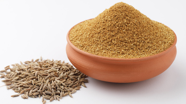 cumin powder and cumin seeds