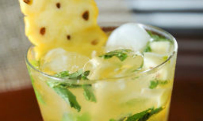 Pineapple Mint Mojito