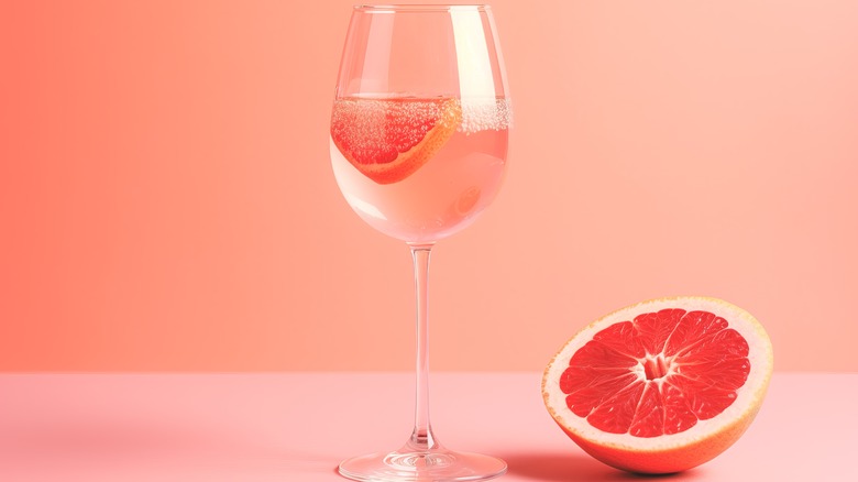 sparkling water with grapefruit