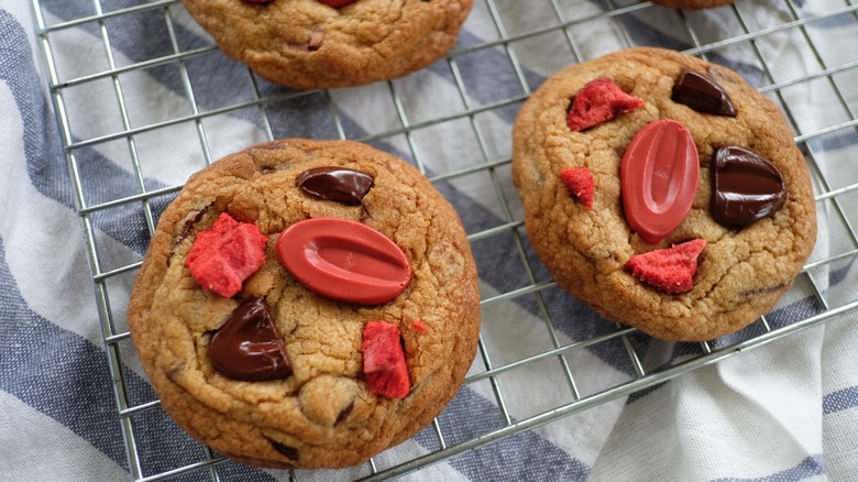 Strawberry chocolate chip cookies