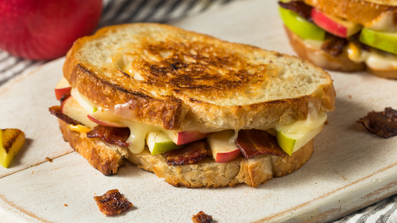 Bacon and apple cheese melt