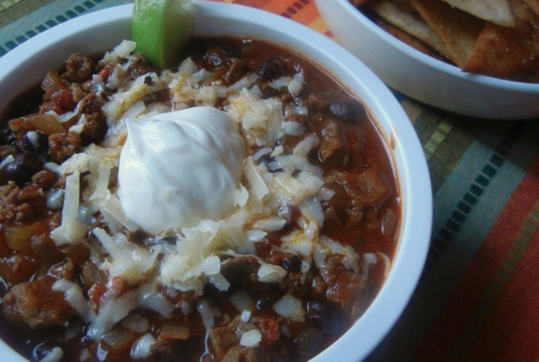 Steak Enchilada Chili With Flour Tortilla Chips