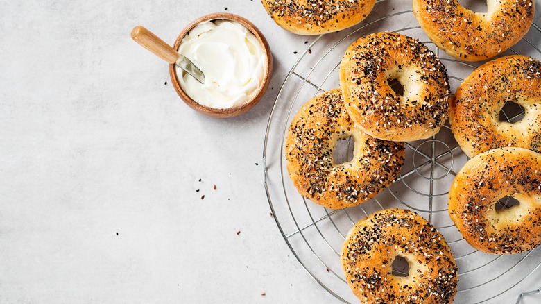 Poppy seed bagels