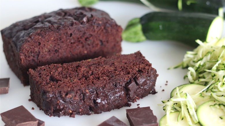 Chocolate zucchini loaf cake 