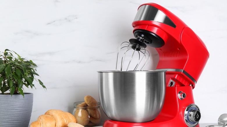 Stand mixer