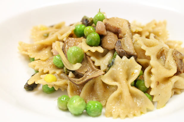 Whole-Wheat Farfalle with Porcini Mushrooms, Asparagus, and Peas