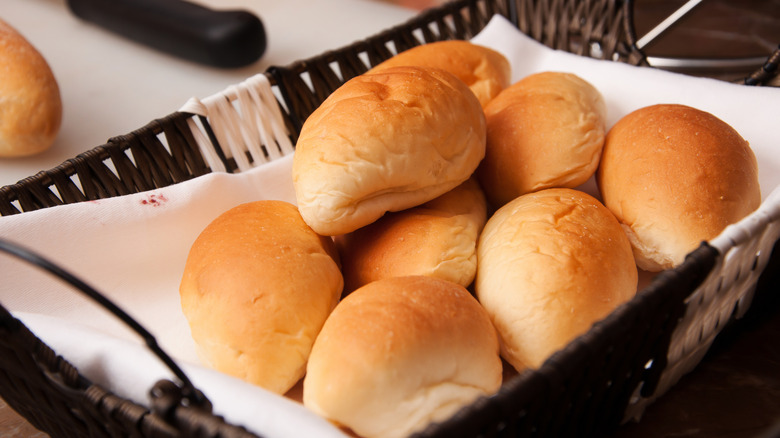 Dinners rolls in a basket