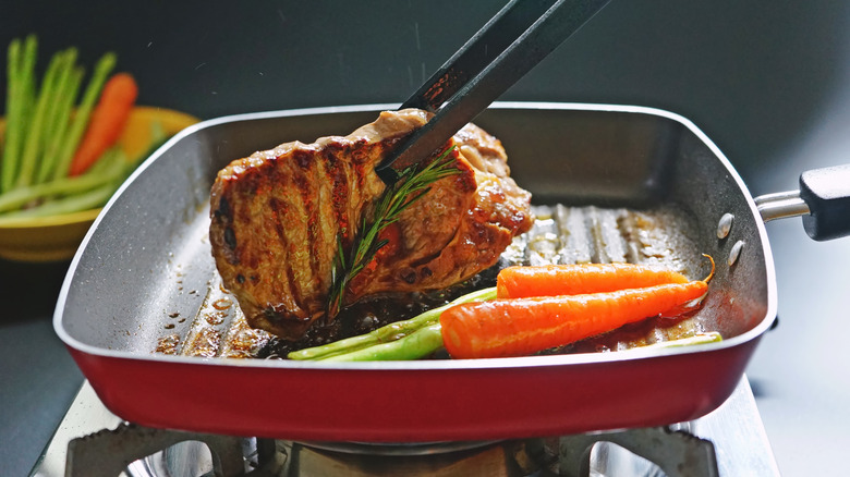 searing meat in grill pan