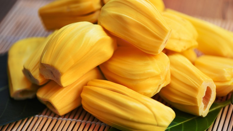 Jackfruit on wooden placemat