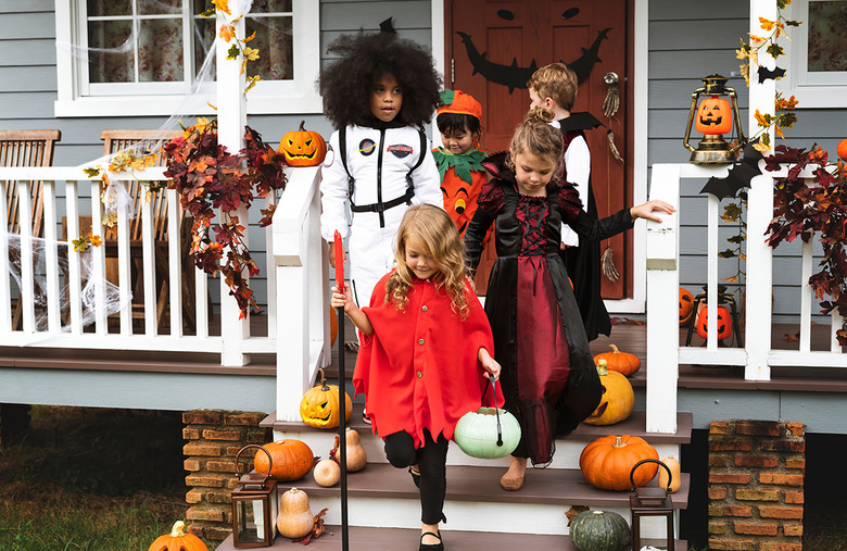 Social Distancing Trick-or-Treat Ideas for a Safer Halloween
