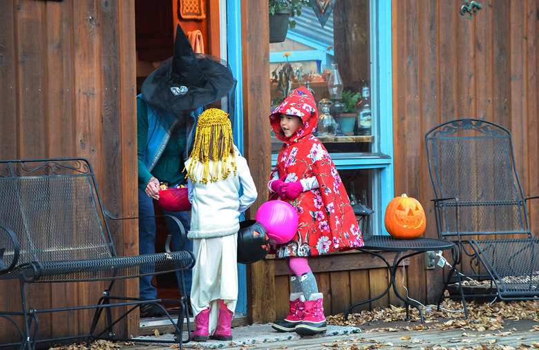 For trick-or-treaters: Go in shifts