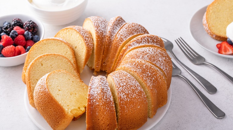 Sour cream bundt cake