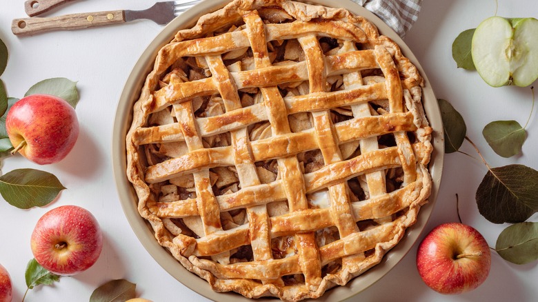 apple pie with lattice crust