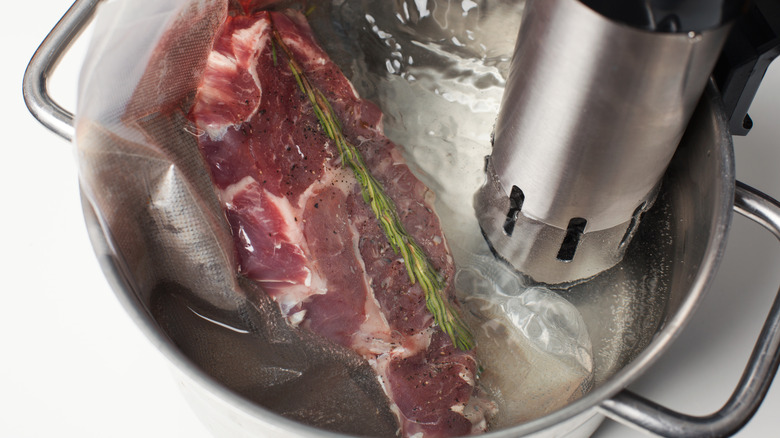 steak cooking in sous vide