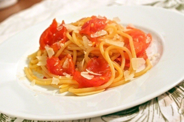 Easy crushed tomato pasta