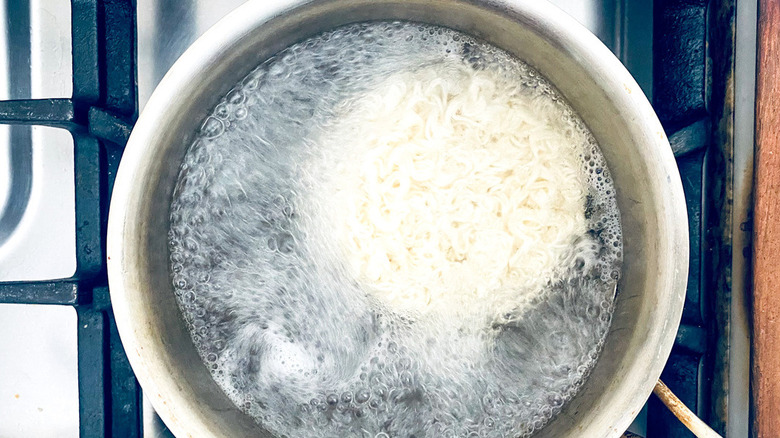 ramen noodles in boiling water