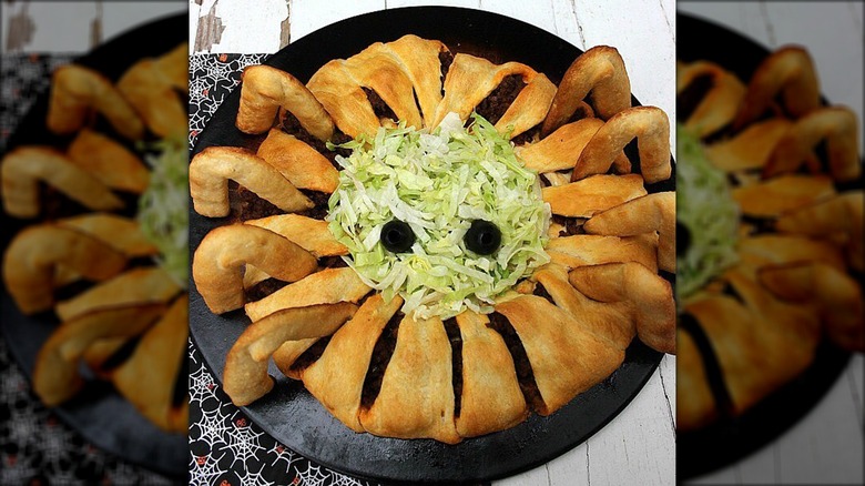 Crescent roll spider taco ring