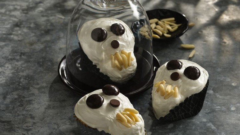 Halloween Skull Cupcakes