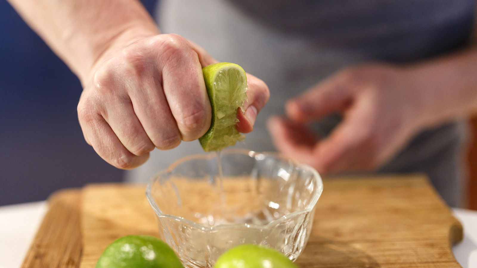 Squeeze The Most Juice Out Of Dry Limes With A Simple Fork Trick