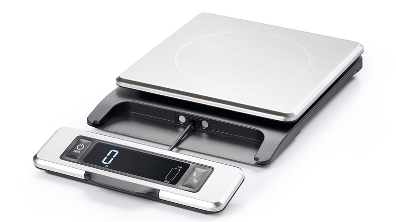 OXO Kitchen Scale pullout display