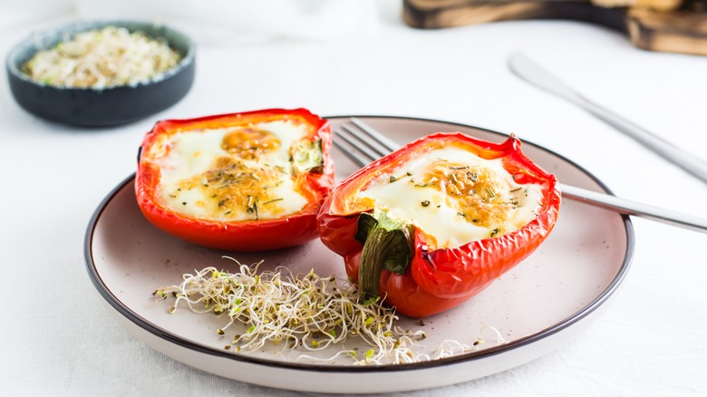 Bell peppers stuffed with eggs