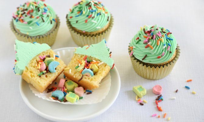 Surprise-Inside St. Paddy's Day Cupcakes