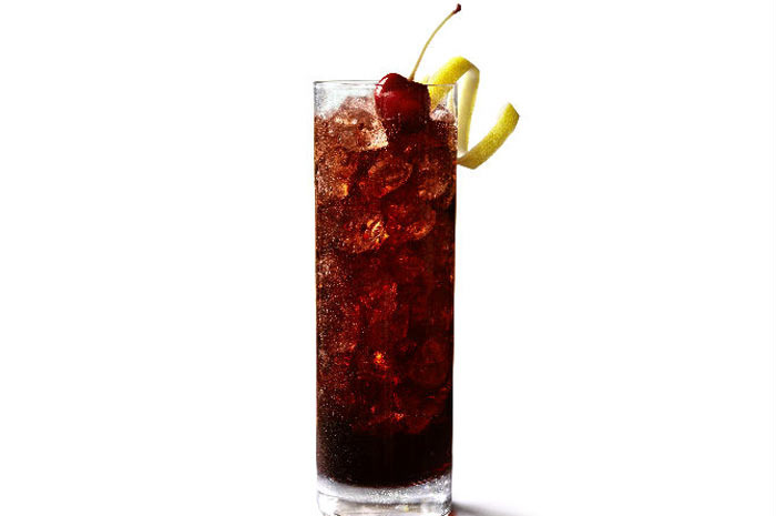 Easy Drink Recipe: Red Rum and Cola