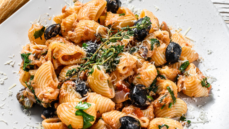 Puttanesca pasta with olives and tuna