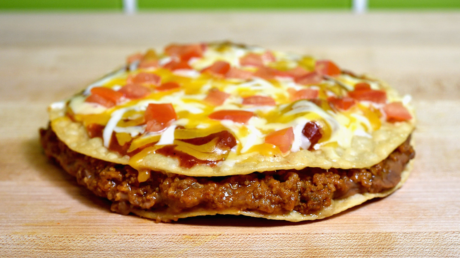 taco-bell-is-releasing-2-new-mexican-pizzas-for-testing