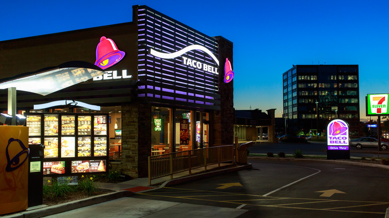 Taco Bell storefront