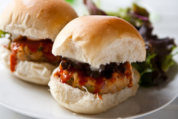 Spicy Buffalo Chicken Ranch Sliders 