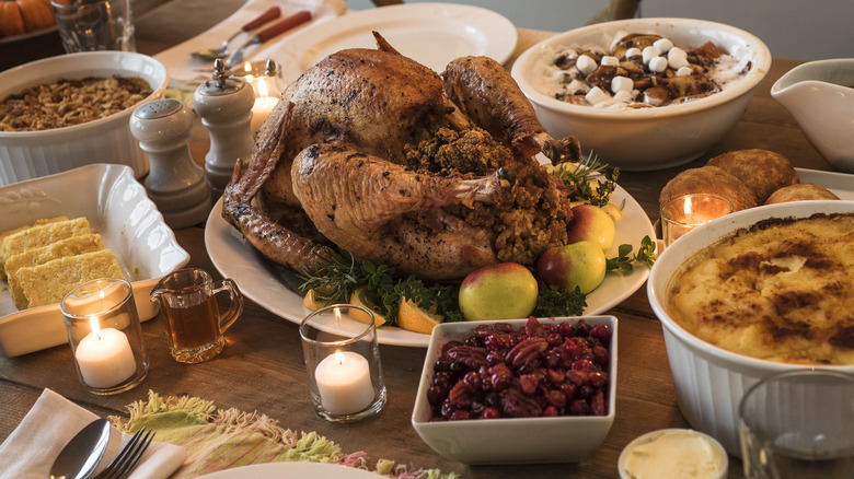 A complete Thanksgiving meal spread out on a table