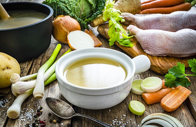 Instant Pot Easy Chicken Stock 