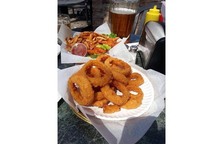 The 10 Best Onion Rings in America