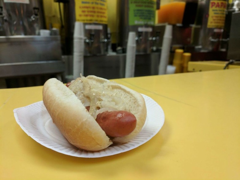 #28 Gray's Papaya (New York, New York)