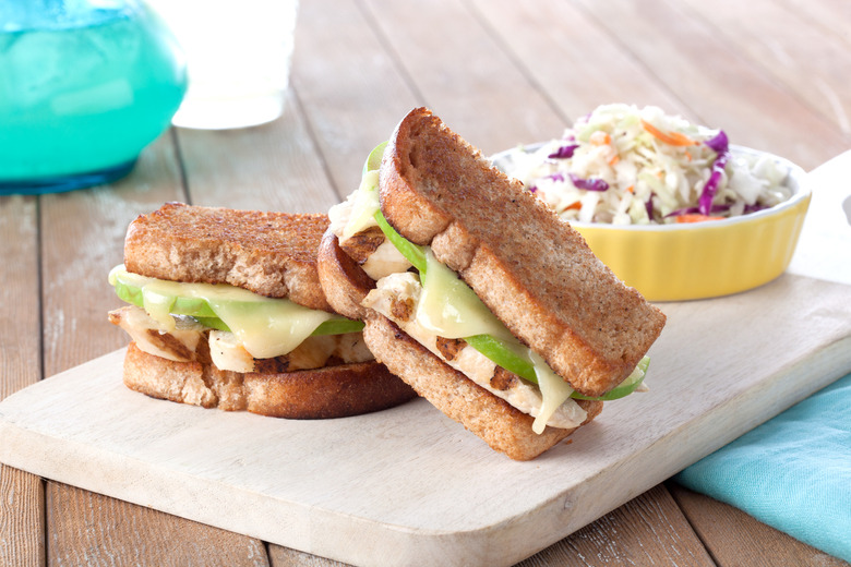  Avocado and Chicken Summer Sandwich 