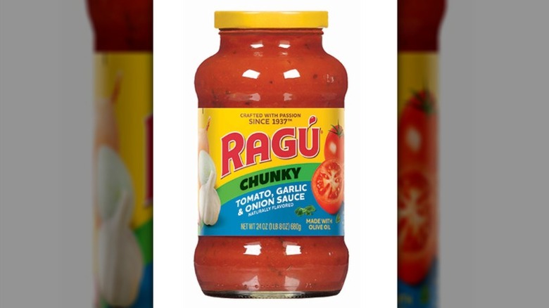 Ragu chunky pasta sauce jar