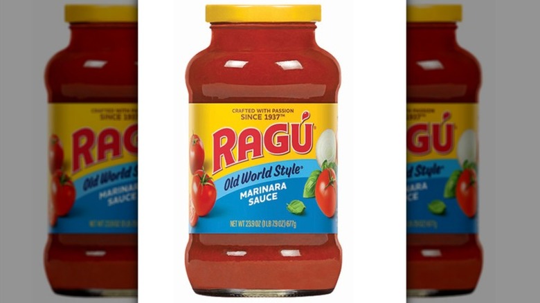 Ragu old world style marinara jar