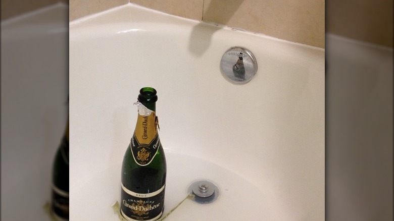 Canard-Duchêne brut in bathtub