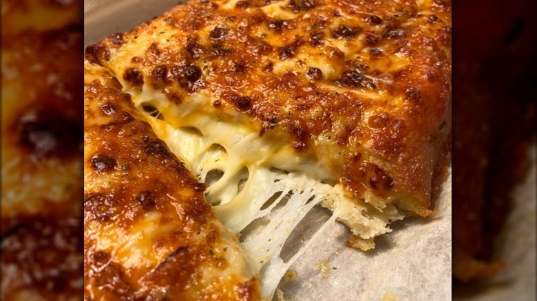 Domino's stuffed cheesy bread