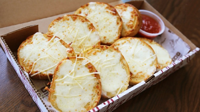 Ledo cheesy garlic bread