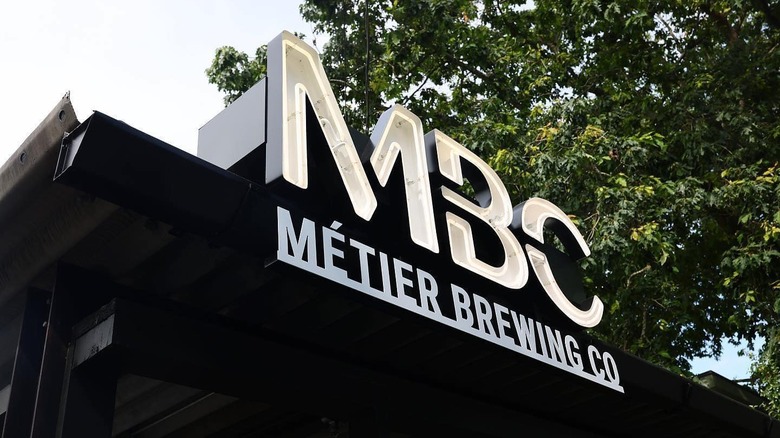 Metier Brewing Company sign