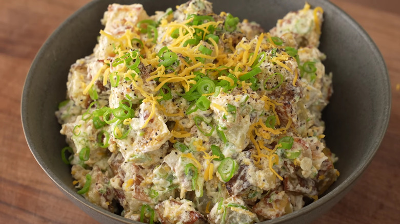 Potato salad with crisp toppings