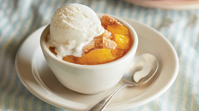 peach cobbler with ice cream