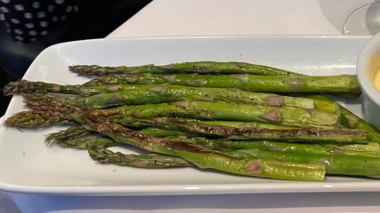 grilled asparagus on plate