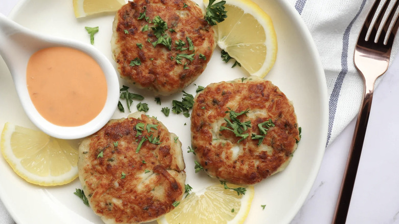 sizzlefish crab cakes