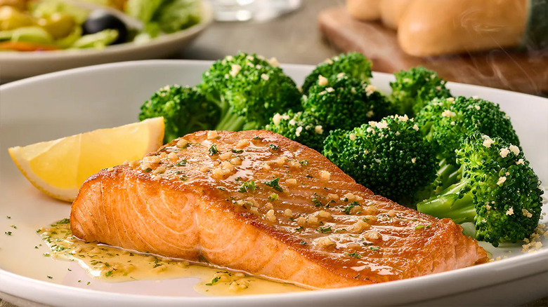 Herb-grilled salmon with broccoli