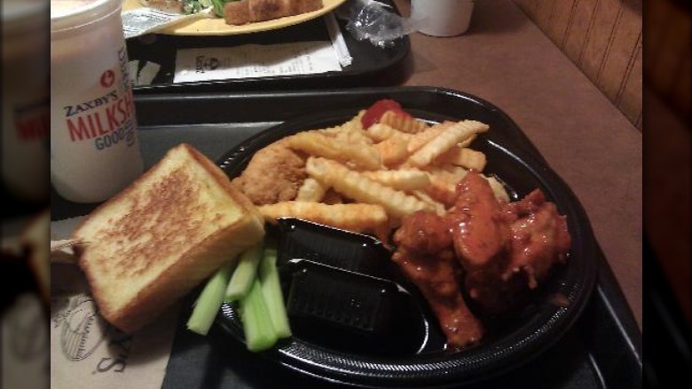 Zaxby's wings and things meal